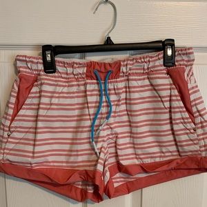 Lululemon casual cuffed short